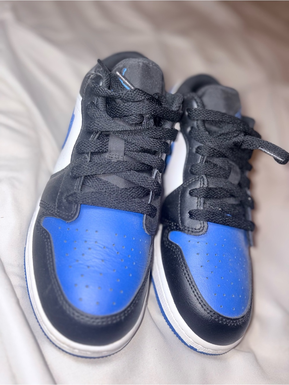 Nike Low Top Sneakers in Blue, Black & White - Picture 2 of 4